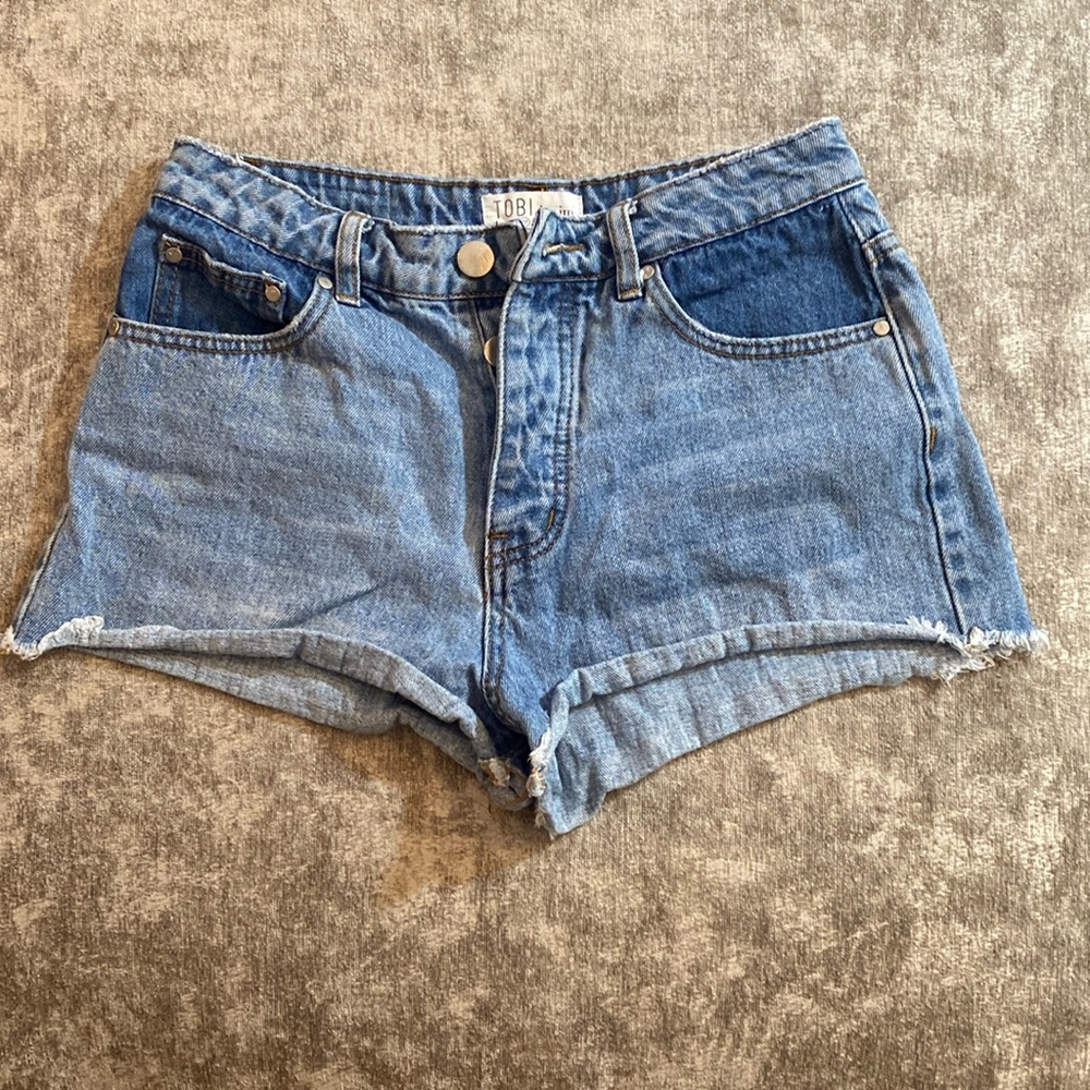 TOBI denim size 27 denim shorts. {1027}
